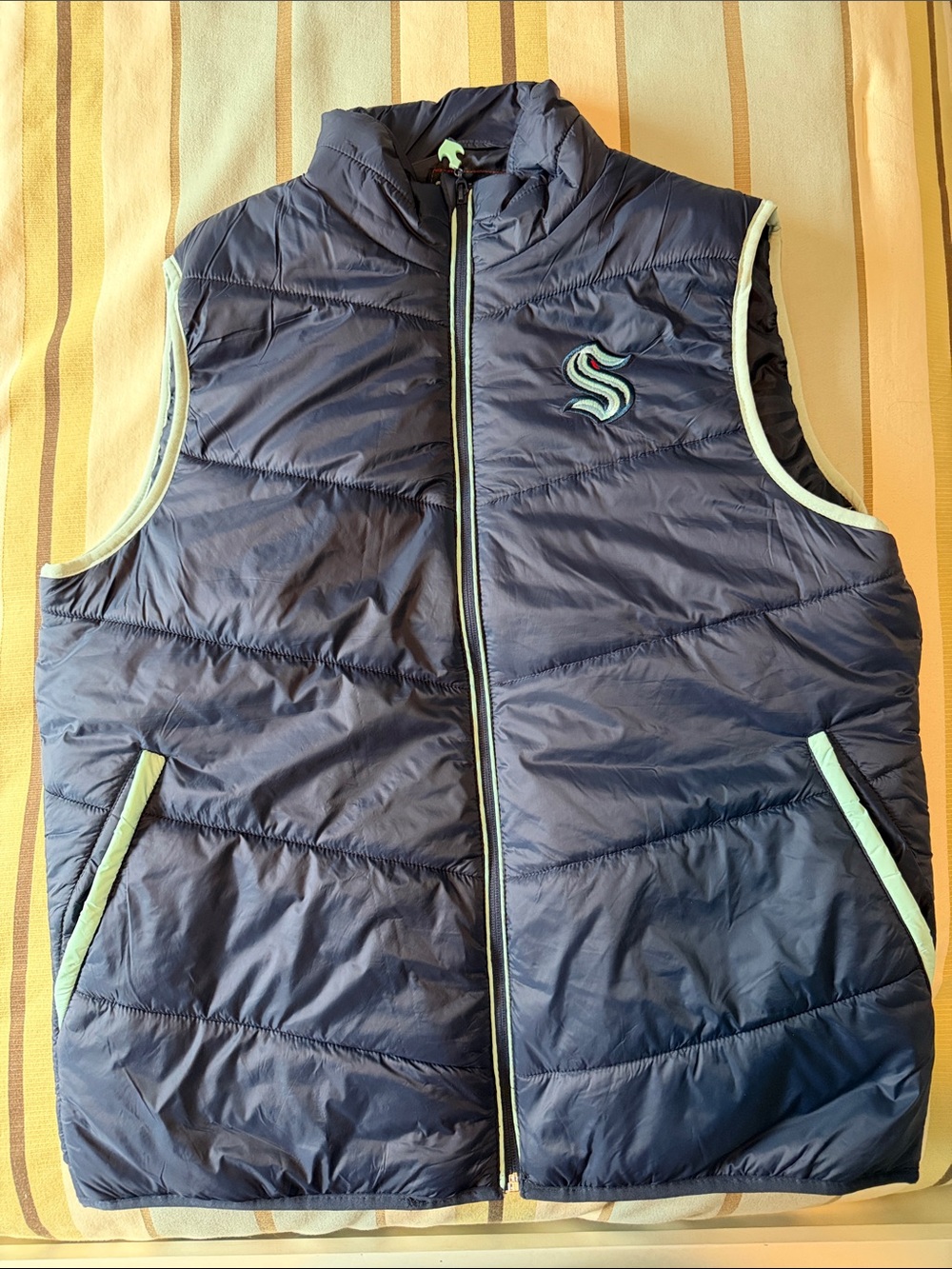 Seattle Kraken Navy Puffer Vest with Light Mint Trim
